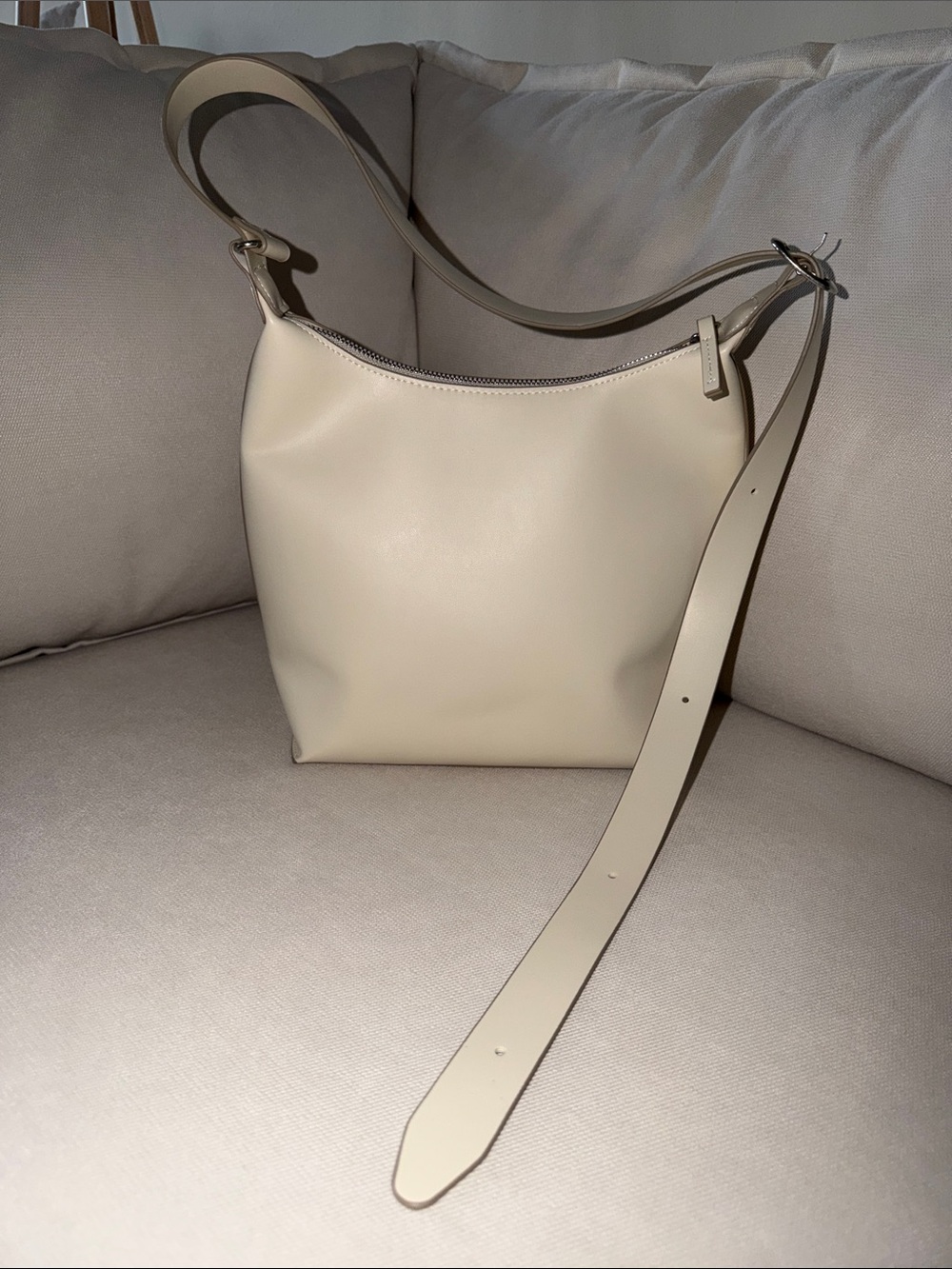 Uniqlo White Faux Leather Bucket Hobo Bag - Adjustable Strap